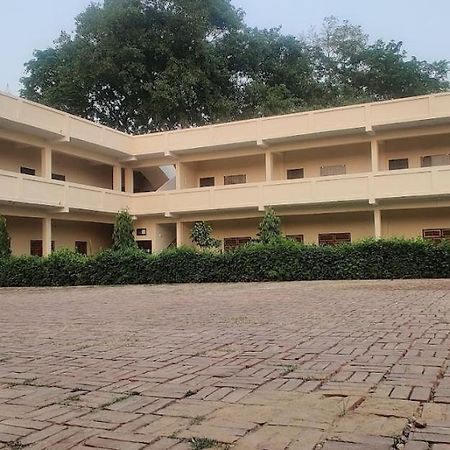 Jp International Naimisharanya Exterior foto